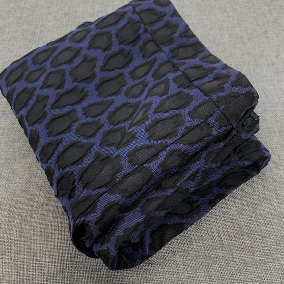H&M Mid Rise Pants Animal Print Blue Black Zipper Closure size 6 - Picture 12 of 15